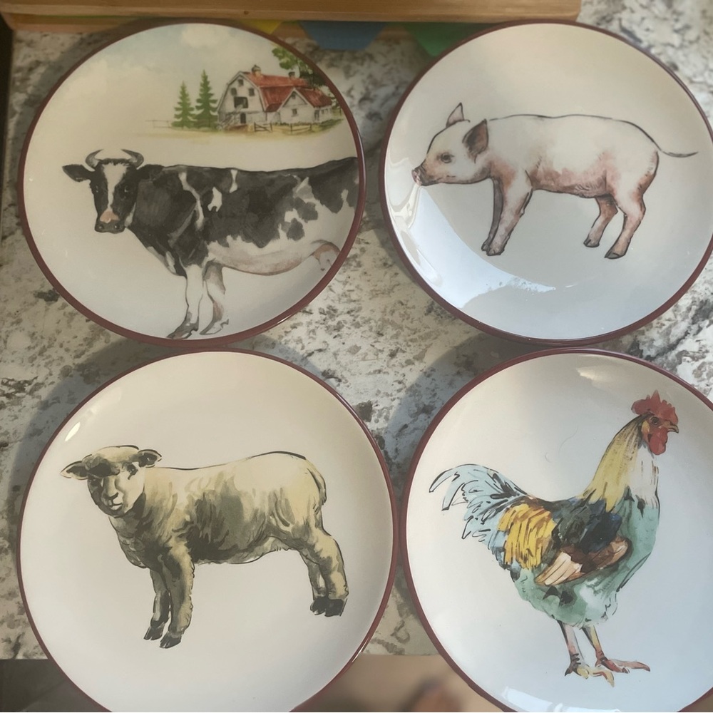 Farm Animal Themed Ceramic Plate Set 9”